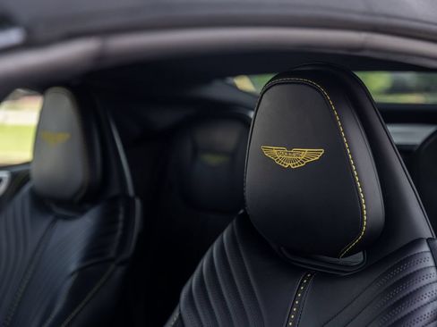 Used 2022 Aston Martin DB11 Volante RWD image 28