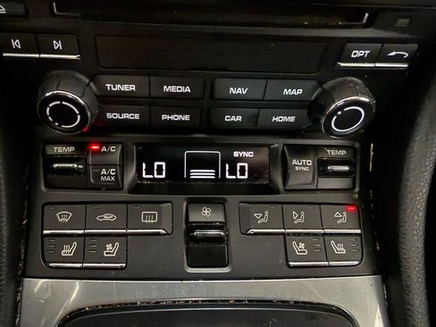 Used 2018 Porsche 718 Cayman w/ Sport Chrono Package image 28