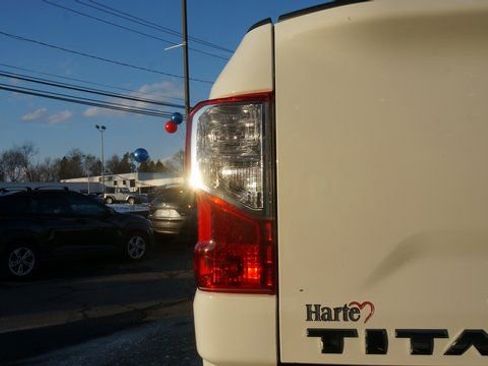 Used 2024 Nissan Titan SV w/ SV Convenience Package AWD/4WD image 75
