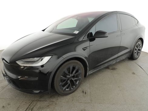 Used 2023 Tesla Model X image 3