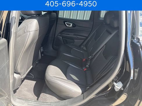 Used 2026 Jeep Compass Latitude AWD/4WD image 27
