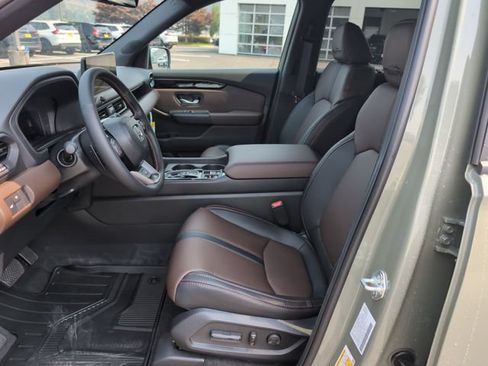 Used 2026 Honda Pilot TrailSport image 16