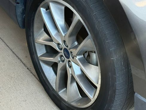 Used 2018 Ford Edge Titanium w/ Equipment Group 301A FWD image 5