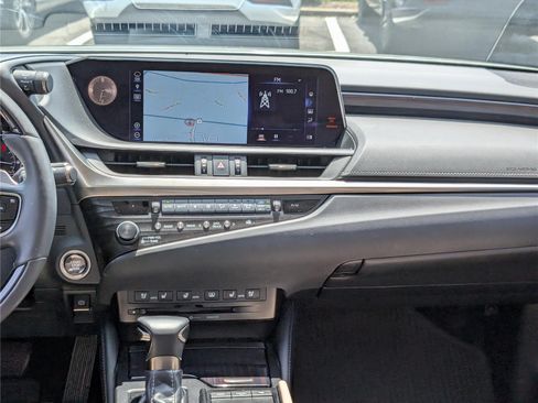 Used 2019 Lexus ES 350 w/ Accessory Package FWD image 18