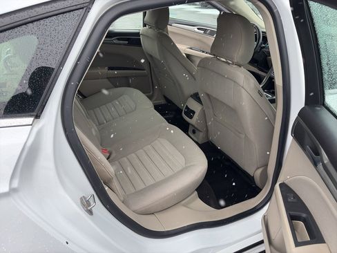 Used 2019 Ford Fusion SE AWD/4WD image 21