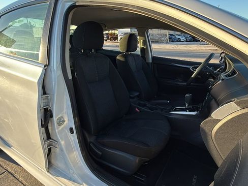 Used 2018 Nissan Sentra SR image 28