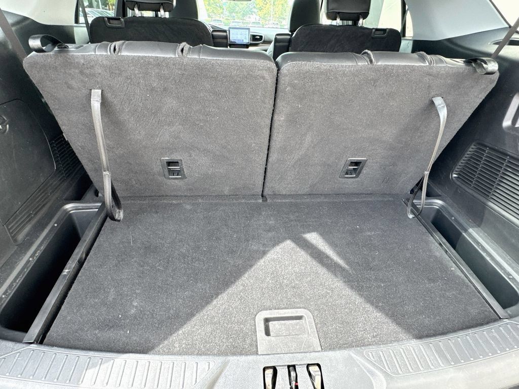 Used 2023 Ford Explorer XLT w/ Equipment Group 202A AWD/4WD image 26