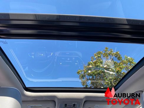 Used 2023 Toyota Highlander Platinum AWD/4WD image 36