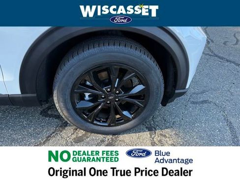 Certified 2022 Ford Explorer XLT w/ Equipment Group 202A image 32