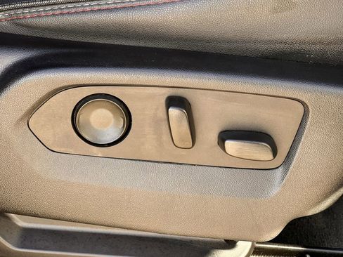 Used 2022 Chevrolet Tahoe RST w/ Luxury Package image 35