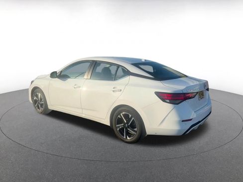 Used 2025 Nissan Sentra SV FWD image 10