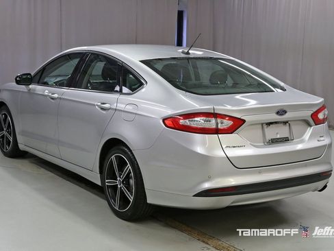 Used 2013 Ford Fusion SE image 16