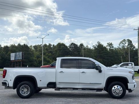 Used 2024 Chevrolet Silverado 3500 High Country w/ High Country Premium Package AWD/4WD image 7