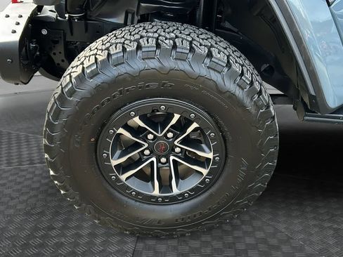 Used 2024 Jeep Wrangler Unlimited Rubicon image 6