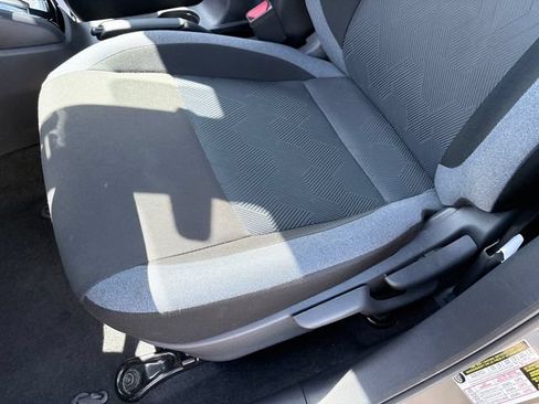 Used 2025 Nissan Versa SV FWD image 10