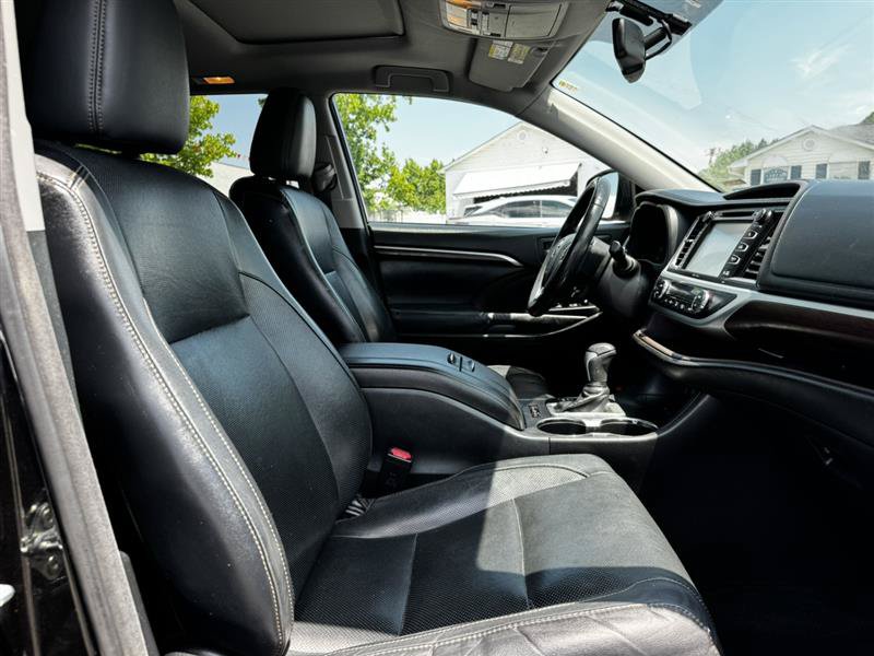 Used 2015 Toyota Highlander Limited AWD/4WD image 15