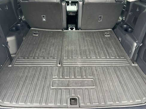 Used 2021 Toyota Highlander Platinum AWD/4WD image 16