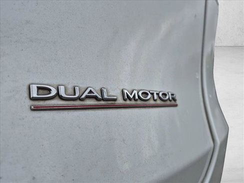 Used 2023 Tesla Model Y Performance AWD/4WD image 16