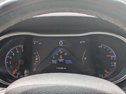 Used 2017 Jeep Grand Cherokee Limited image 9