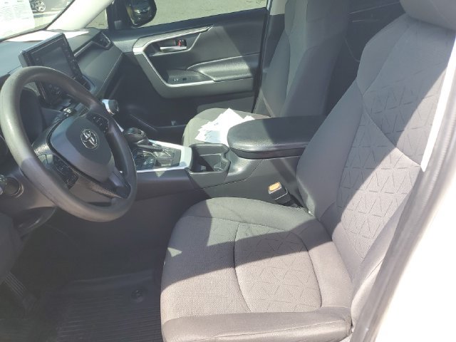 Used 2020 Toyota RAV4 XLE AWD/4WD image 19