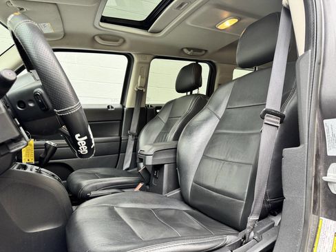 Used 2016 Jeep Patriot High Altitude image 12