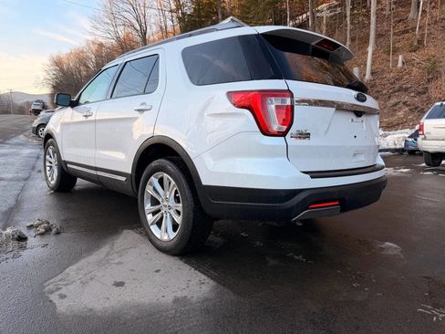 Used 2019 Ford Explorer XLT w/ Equipment Group 202A image 7