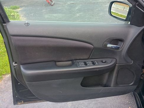 Used 2013 Chrysler 200 LX FWD image 11