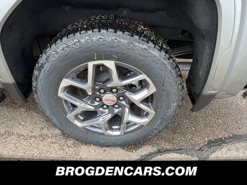 New 2026 GMC Sierra 1500 SLT AWD/4WD image 10