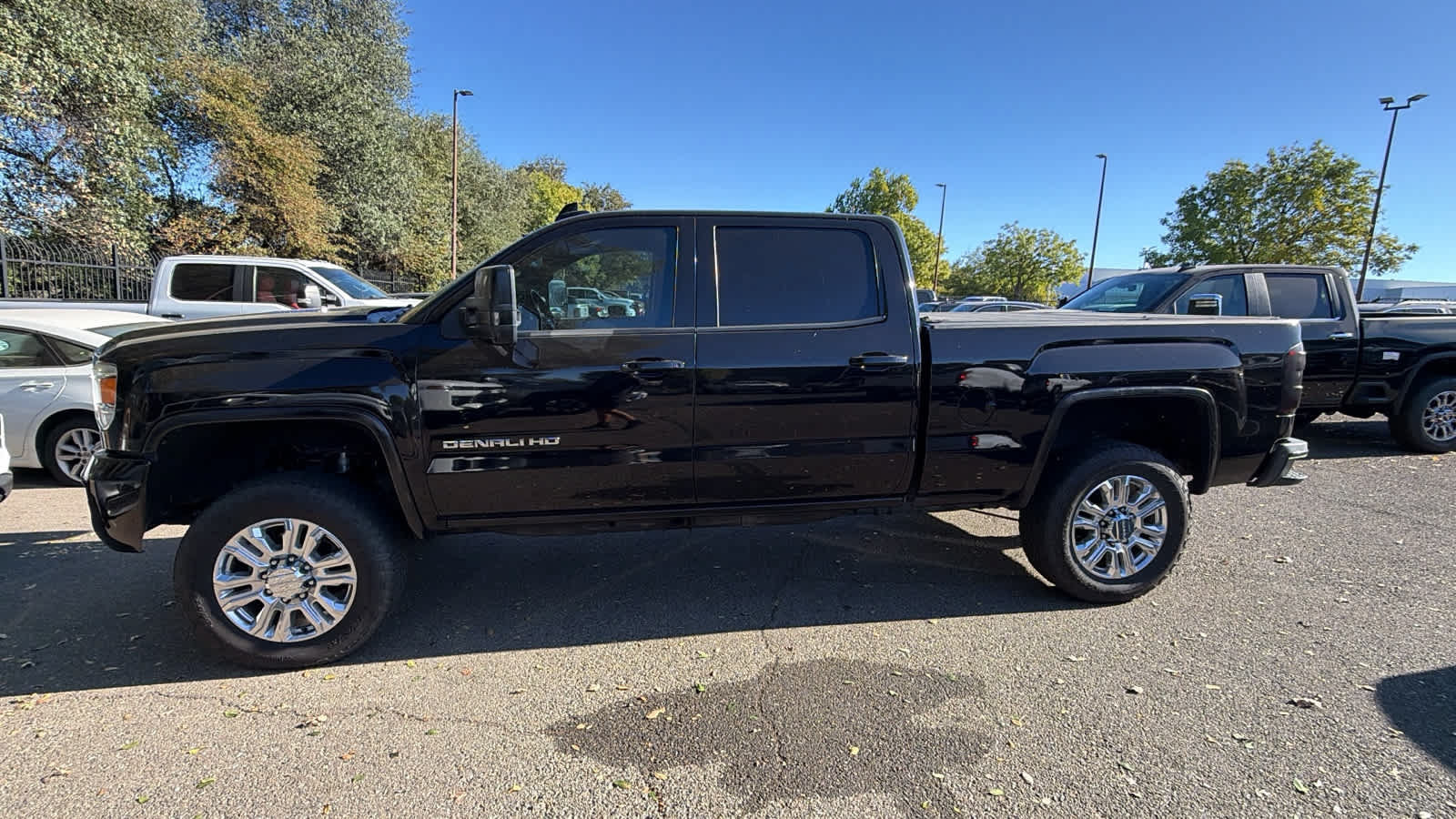 Used 2016 GMC Sierra 2500 Denali w/ Duramax Plus Package AWD/4WD image 8