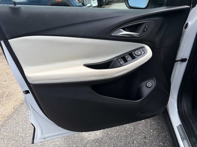 Used 2023 Buick Encore GX Select FWD image 24