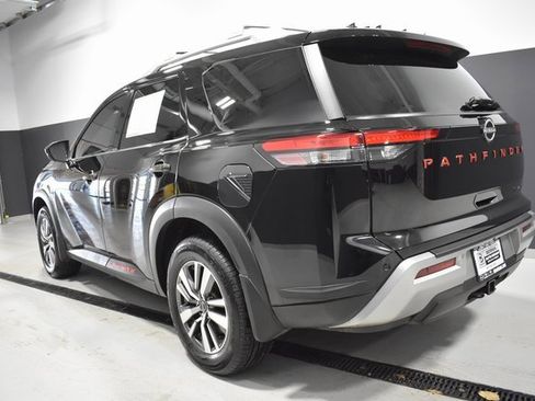 Used 2022 Nissan Pathfinder SL w/ Lighting Package (N92) image 3