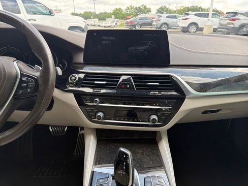 Used 2017 BMW 540i RWD image 16