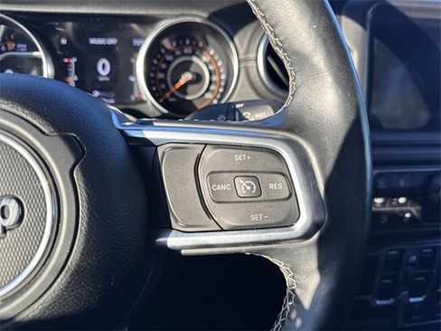 Used 2020 Jeep Gladiator Overland image 15