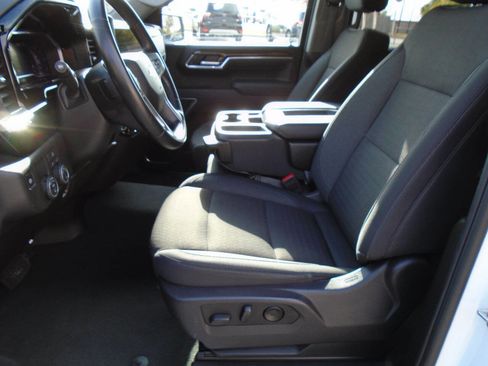 Used 2025 Chevrolet Silverado 1500 LT image 9