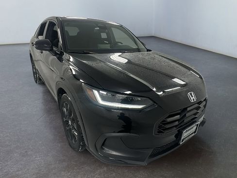 Used 2023 Honda HR-V Sport image 1