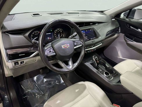 Used 2021 Cadillac XT4 Luxury w/ Cold Weather Package AWD/4WD image 37