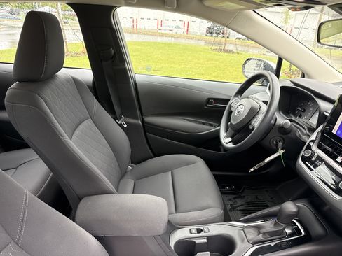 Used 2023 Toyota Corolla LE FWD image 32