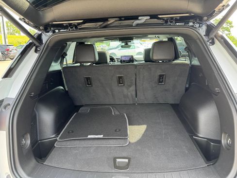 Certified 2023 Chevrolet Blazer RS w/ Driver Confidence II Package image 9