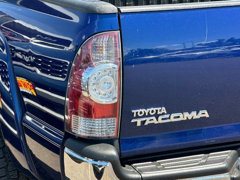 Used 2015 Toyota Tacoma PreRunner w/ SR5 Package RWD image 24
