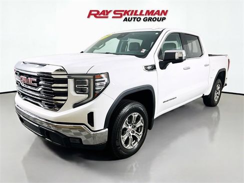 Used 2024 GMC Sierra 1500 SLT image 3