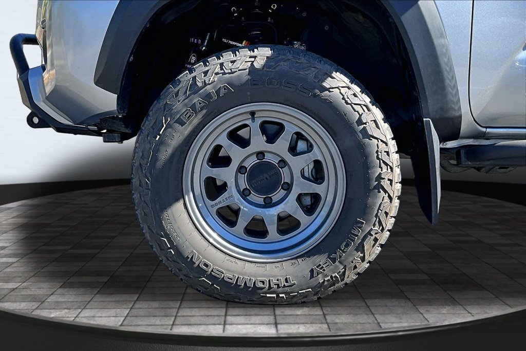 Used 2023 Toyota Tacoma TRD Off-Road AWD/4WD image 32