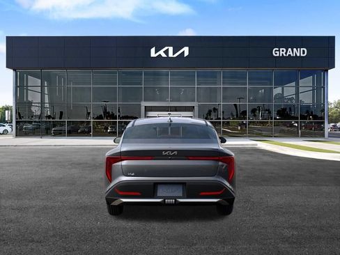 New 2026 Kia K4 FWD image 5