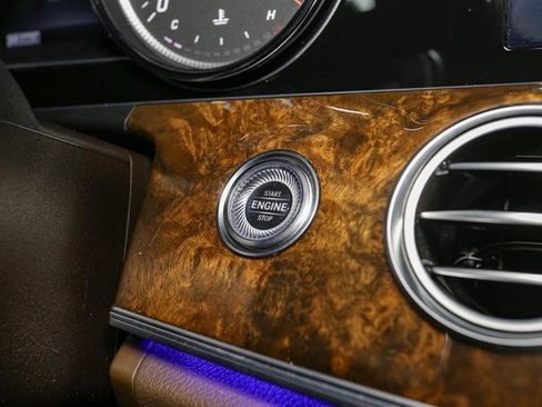 Used 2017 Mercedes-Benz E 300 4MATIC image 27