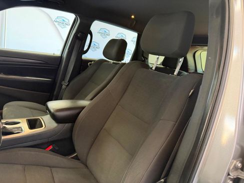 Used 2016 Jeep Grand Cherokee Laredo RWD image 16