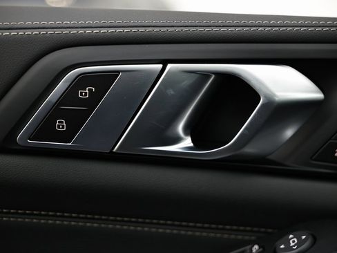 New 2026 BMW X5 xDrive40i w/ Climate Comfort Package image 15