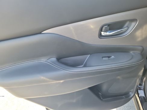 Used 2020 Nissan Murano S w/ Technology Package FWD image 9