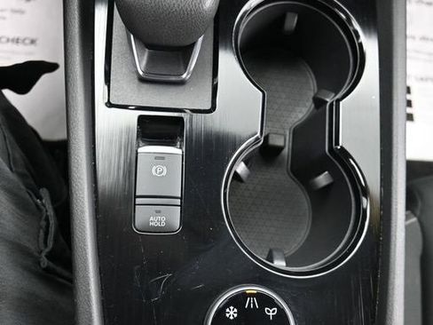 Used 2023 Nissan Rogue S image 18