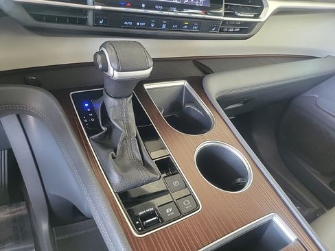 Used 2023 Toyota Sienna XLE image 21