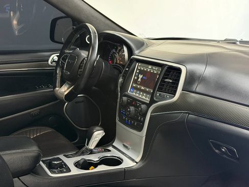 Used 2018 Jeep Grand Cherokee SRT AWD/4WD image 36