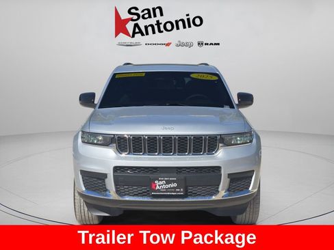 New 2025 Jeep Grand Cherokee L Laredo w/ Luxury Tech Group I RWD image 3